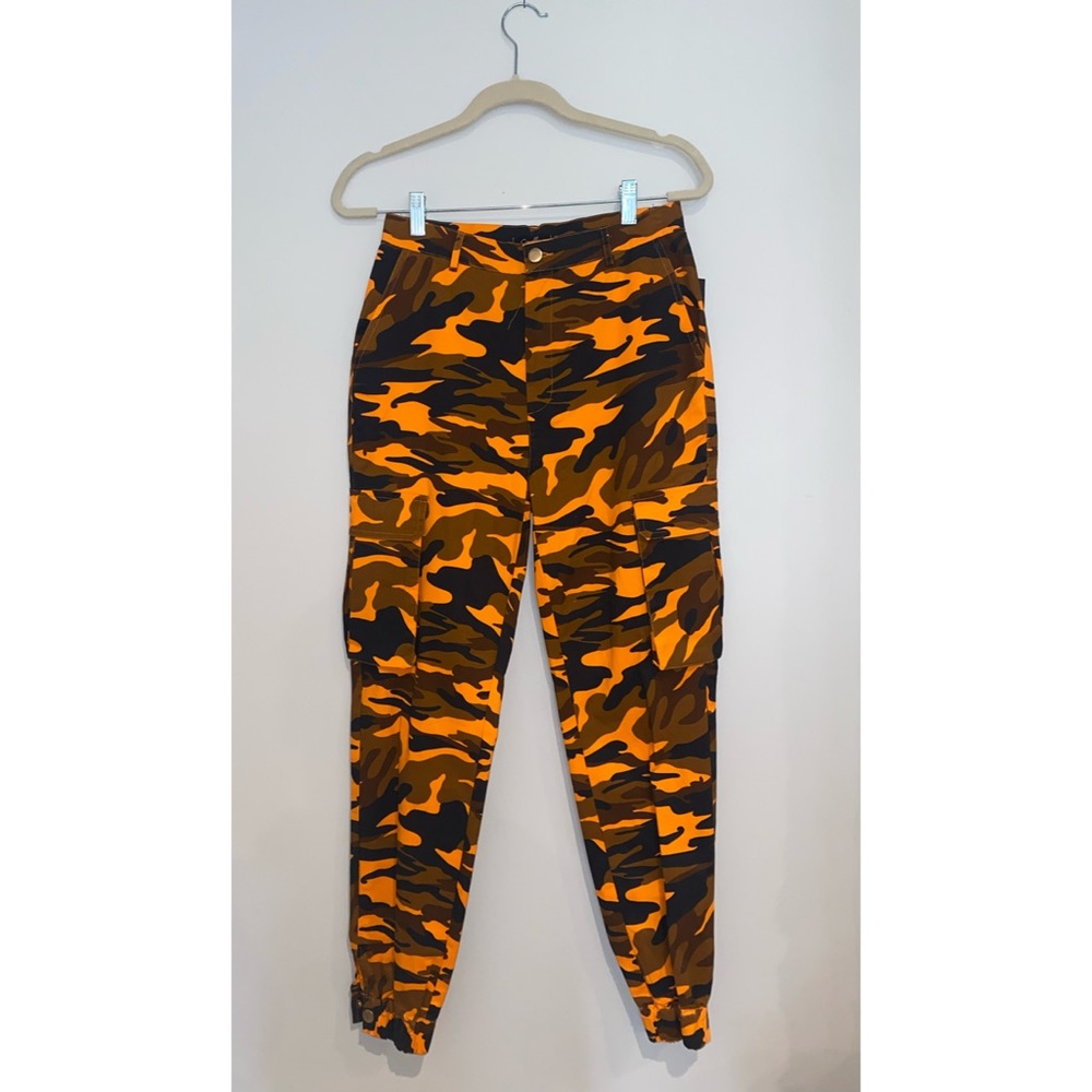 Women’s "Sorella" camo cargo pants